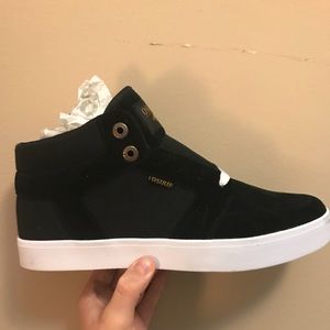 Never worn Black Osiris skate shoes - Size 11